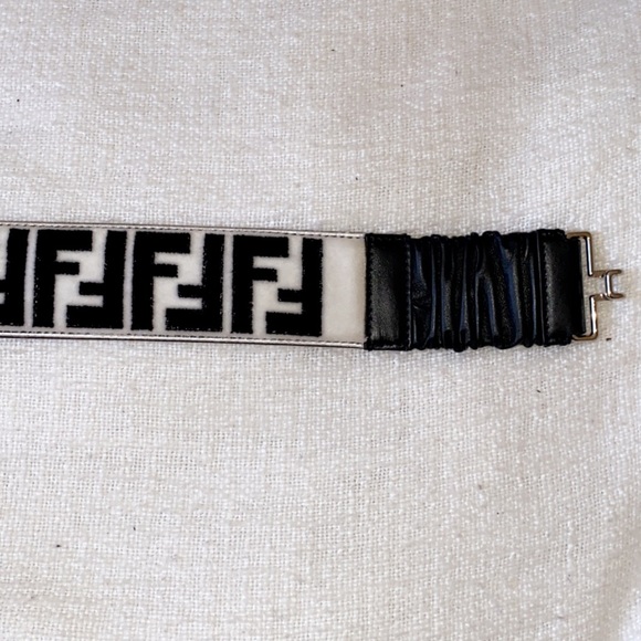 Fendi women’s Velvet FF Motif Waist Belt - sz75/30 - Picture 4 of 14